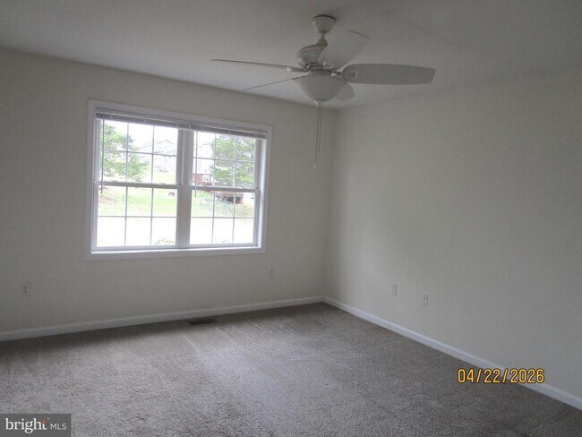 Building Photo - 540 Thompson St