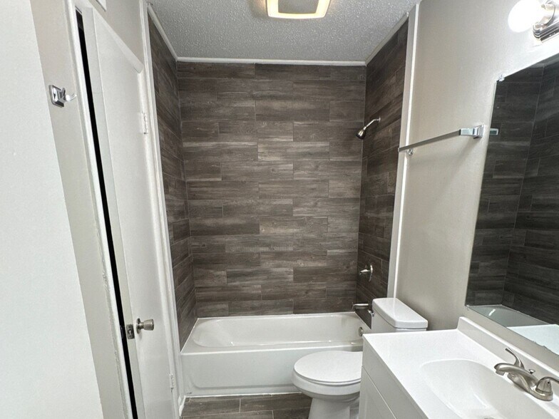 Building Photo - 66 Briarcliff Dr