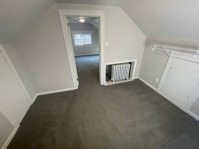 Building Photo - Spacious 3 Bedroom Home with Full finished Basement and Detached Garage!