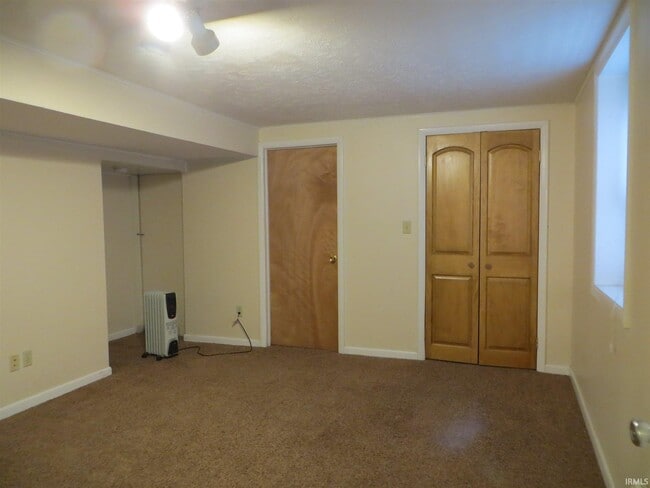 Building Photo - 119 S Bryan Ave