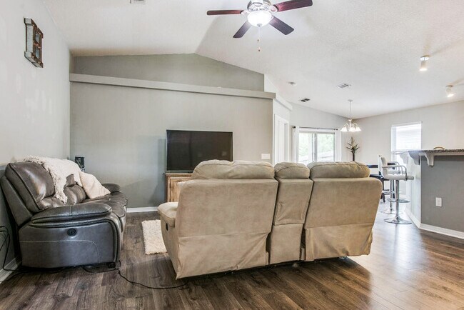 Building Photo - 2362 Duncan Ridge Dr