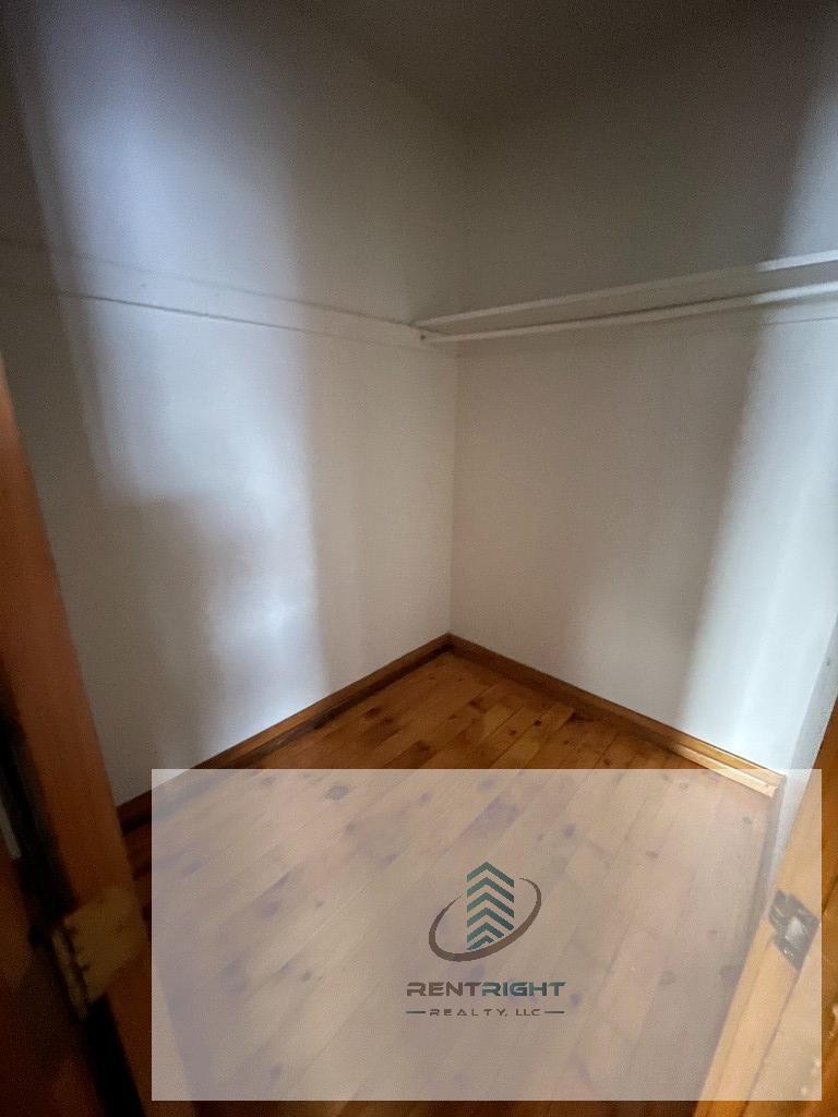 Building Photo - 5039 N Springfield Ave