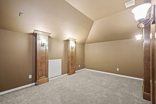 Building Photo - 28223 Red Shady Oaks Dr