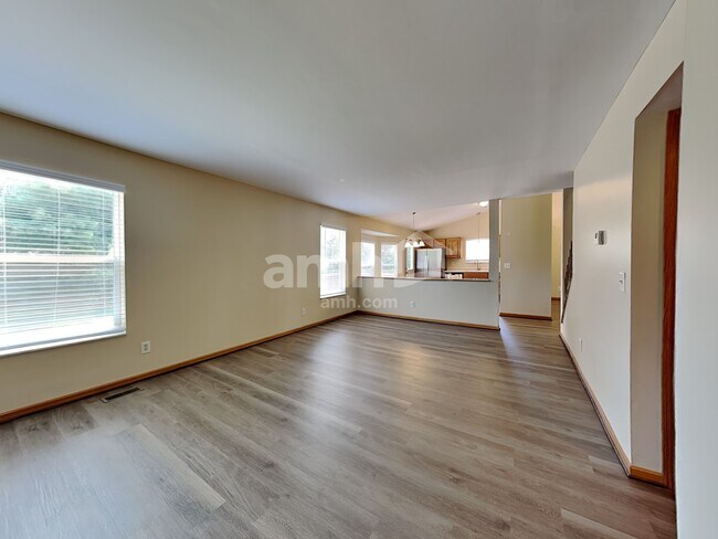 Building Photo - 468 McPherson Dr