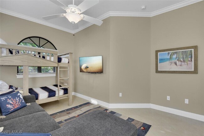 Building Photo - 707 104th Ave N