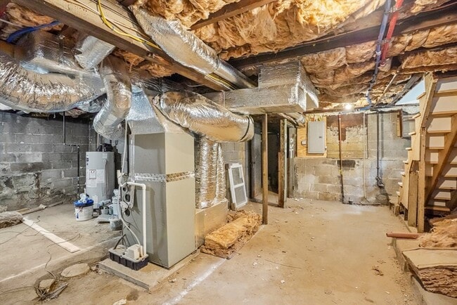 Building Photo - 559 Winthrop St