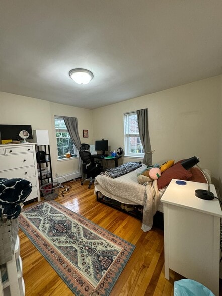 Building Photo - 33 Hammond Pond Pky