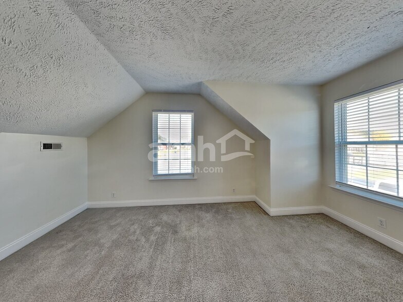 Building Photo - 1117 Mantle Way