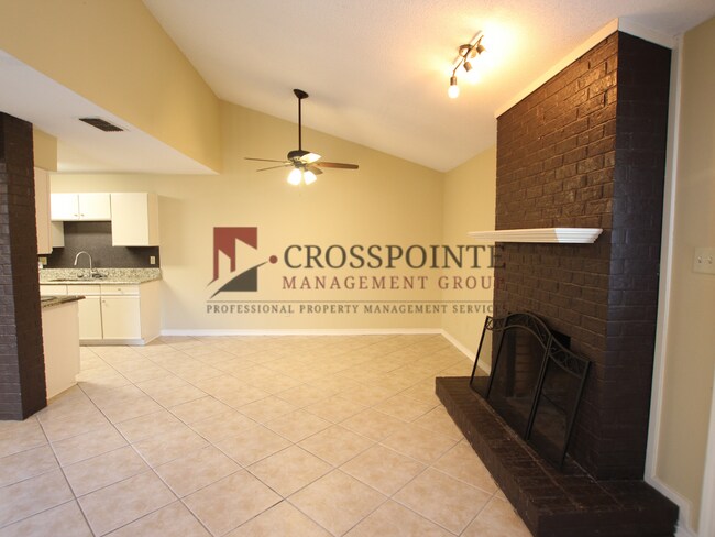 Building Photo - 2 Bedroom 2.5 Bath Townhome, Tyler TX!