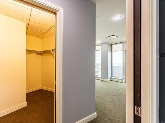 Building Photo - 5900 Mosteller Dr