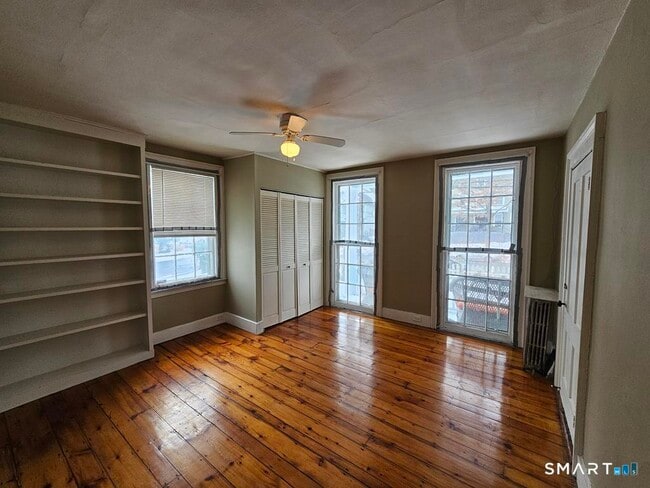 Building Photo - 19 Howard Ave