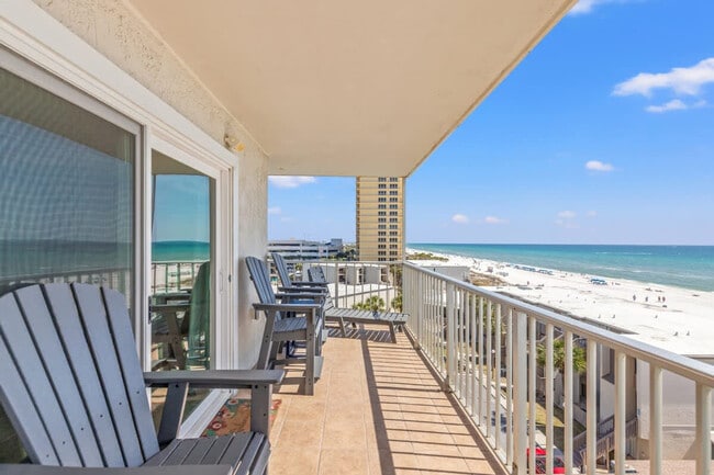 Building Photo - 8743 Thomas Dr