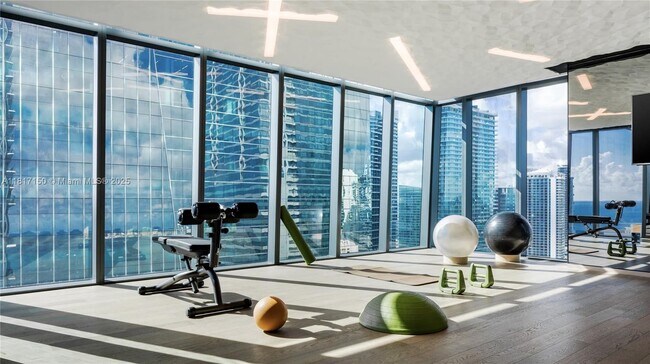 Building Photo - 1451 Brickell Ave