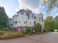 Building Photo - 1021 Brighthurst Dr