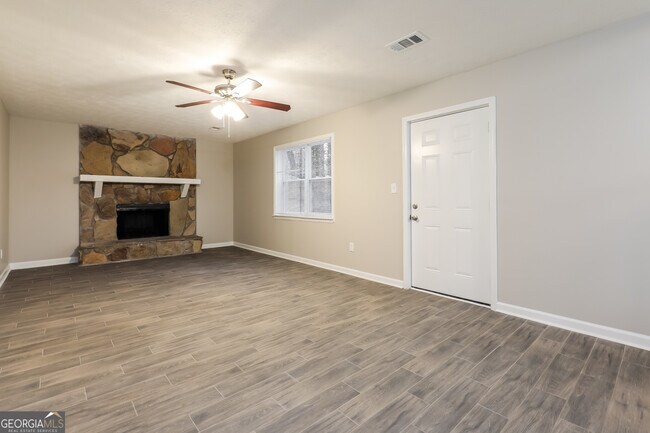 Building Photo - 2246 Camden Ct