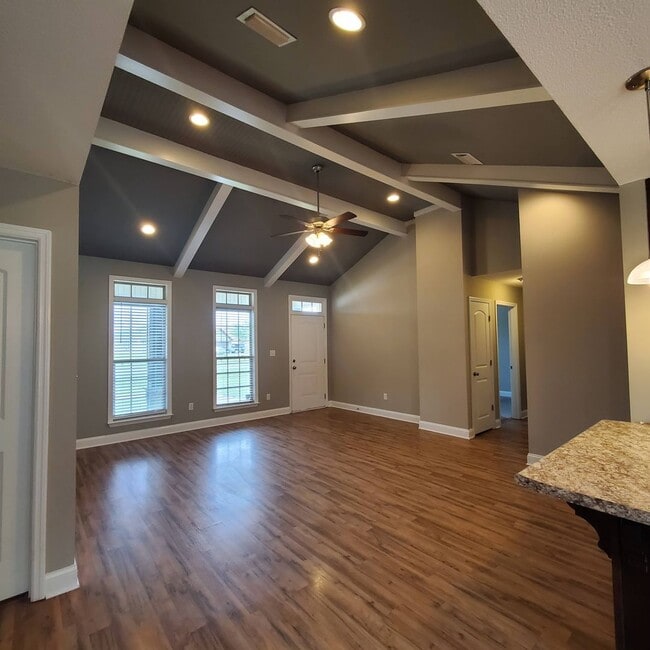 Building Photo - Luxurious 3BD/2BA Home with Premium Features in Coveted Cottonwood Neighborhood!