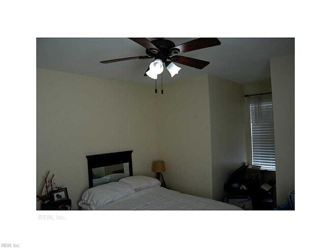 Building Photo - LAKE FRONT CONDO