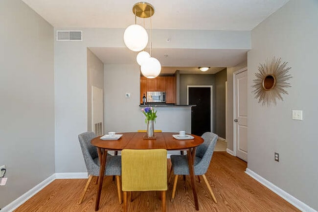 Building Photo - 851 N Glebe Rd