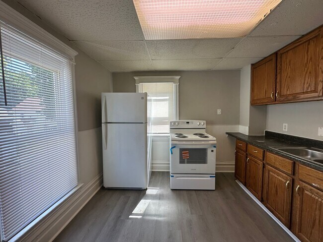 Building Photo - 43 McKinley Ave N