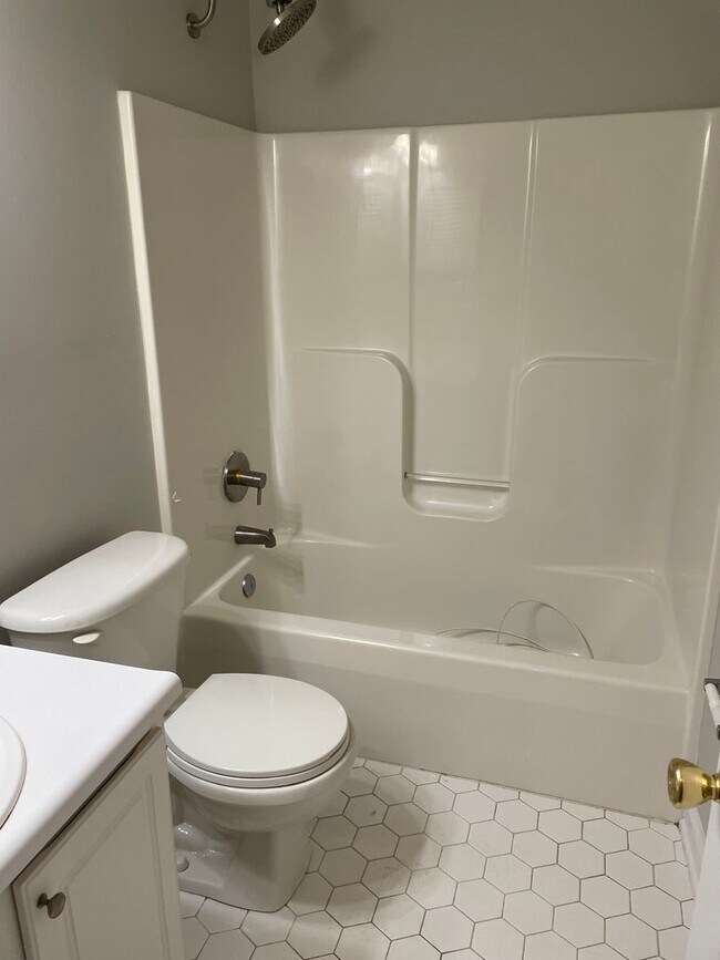 Building Photo - 4 Bedroom Ranch near Fort Bragg