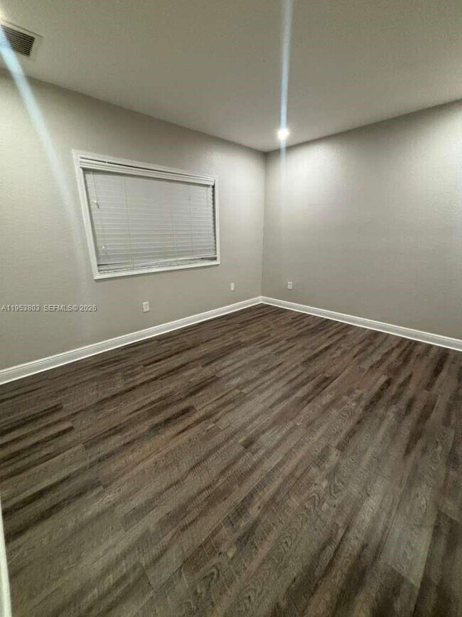 Building Photo - 2733 NE 3rd Ct