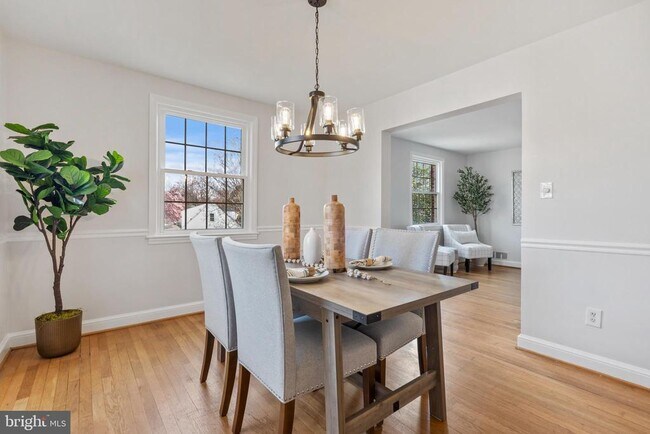 Building Photo - 2426 N Powhatan St