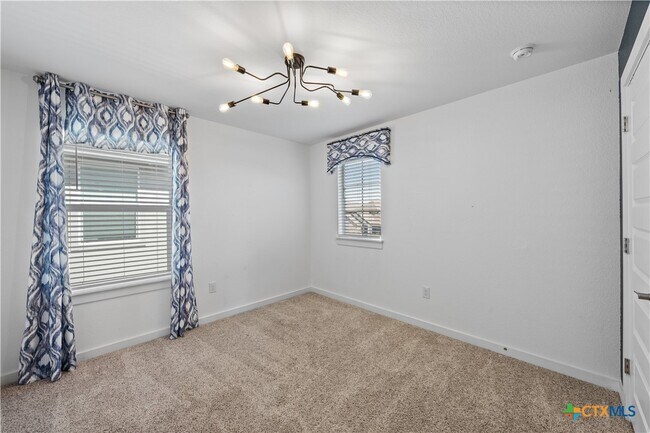 Building Photo - 328 Peace Pipe Way