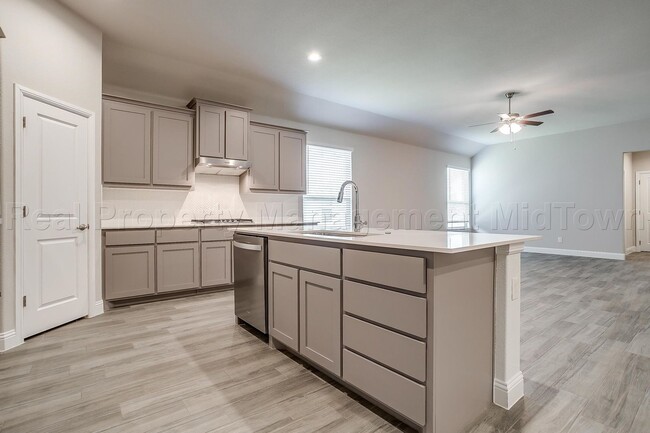 Building Photo - CHARMING, 2022 NEWLY BUILT BEAUTIFUL 4 BD,...