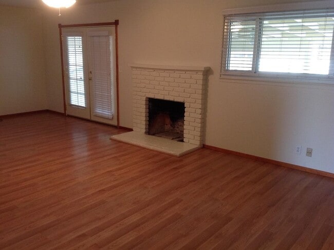 Building Photo - 4344 N 9th St