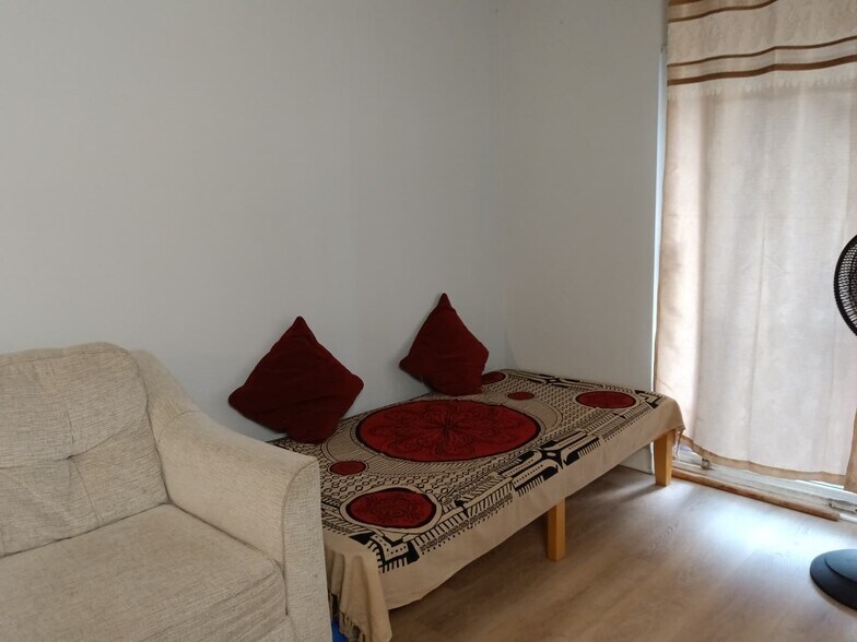 Building Photo - 1075 Knoll Ln