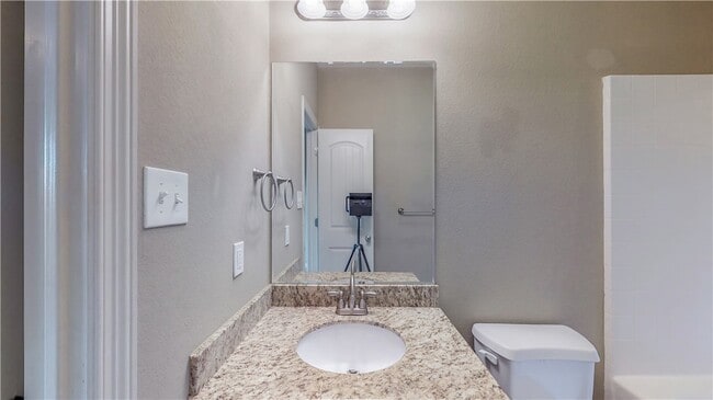 Building Photo - 2700 Horse Haven Ln