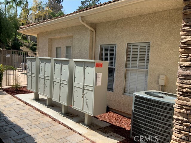 Building Photo - 2040 Las Colinas Cir