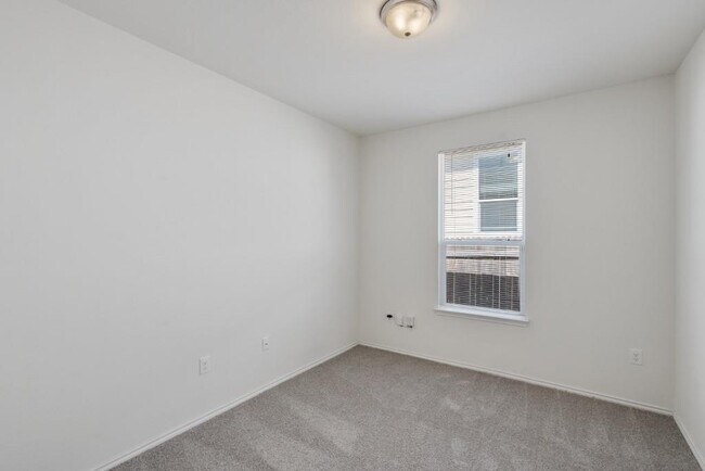 Building Photo - 7712 Peccary Dr
