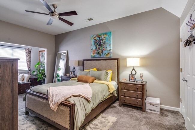 Building Photo - 1986 Eastend Dr