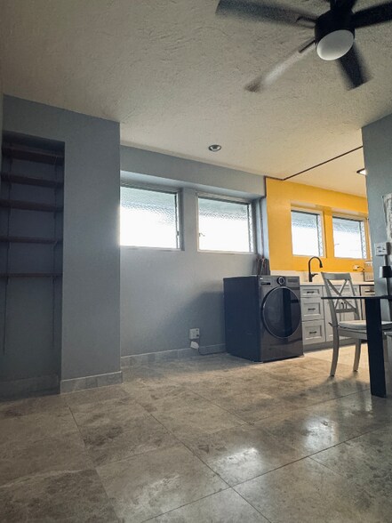 Building Photo - 2015 Ala Wai Blvd