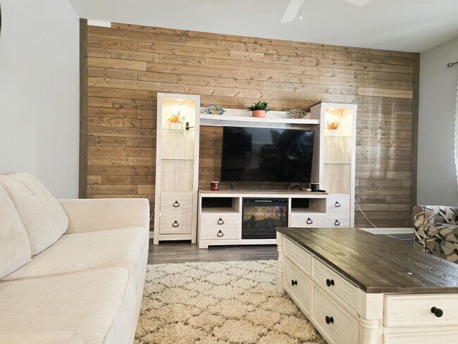 Building Photo - 212 Legends Dr