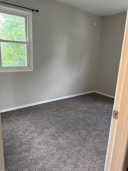 Building Photo - 4264 Hickory Ln