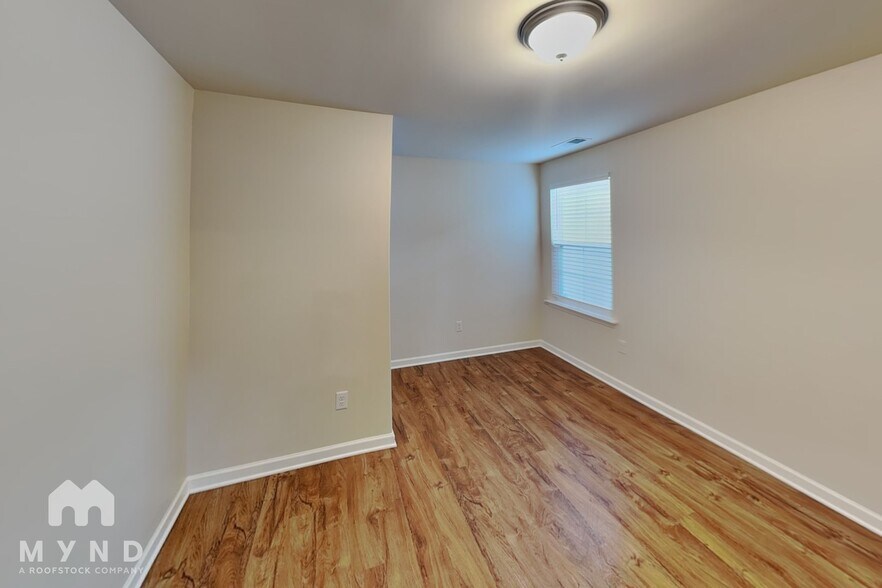 Building Photo - 10155 Sterling Ridge Dr