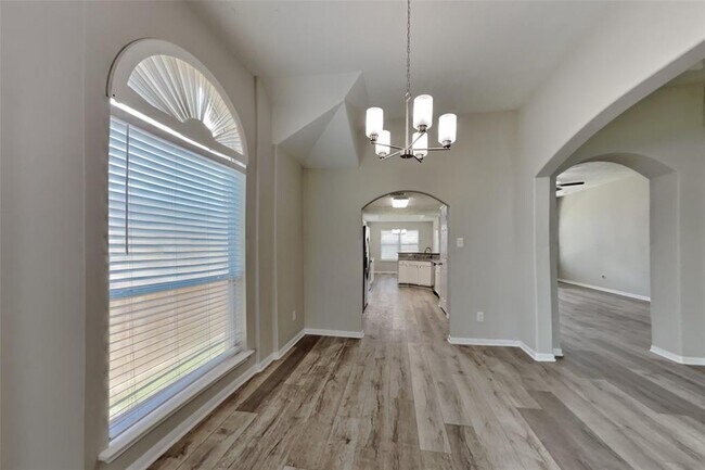Building Photo - 12231 Piney Bend Dr