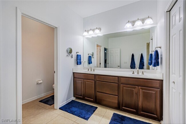 Building Photo - 10803 Alvara Way