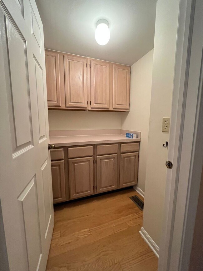 Building Photo - 4891 Turnberry Dr