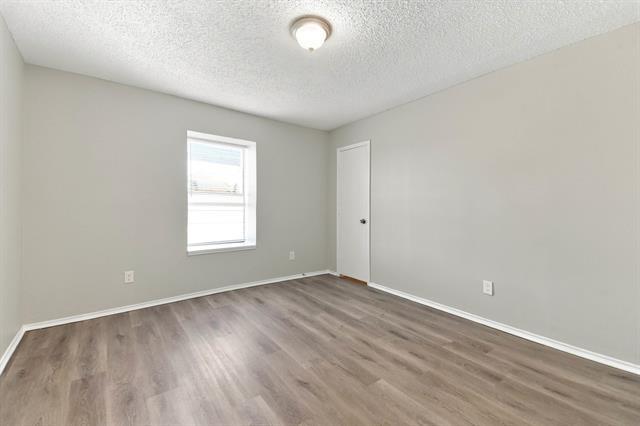 Building Photo - 2865 Meadowbrook Dr