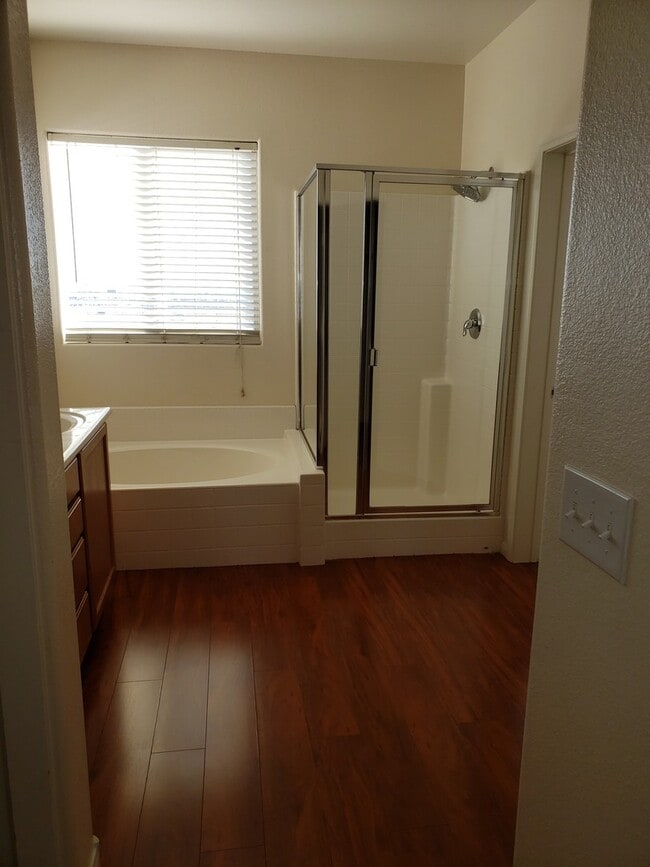 Building Photo - 8904 Nautilus Vista Ct