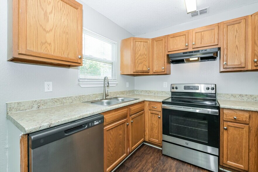 Building Photo - 7926 Pipit Ave
