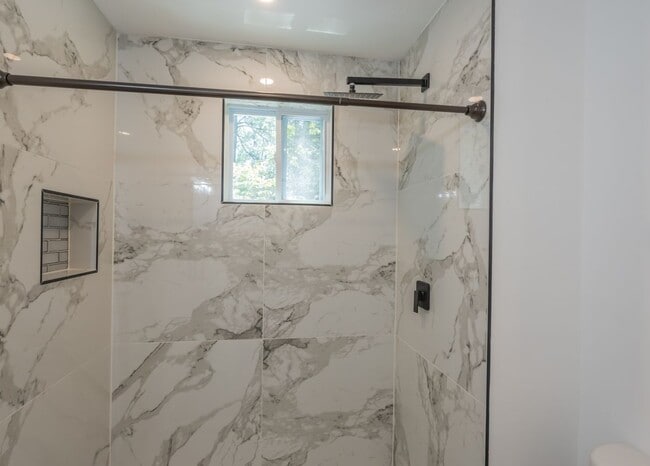 Building Photo - 3822 Bakers Ferry Rd SW