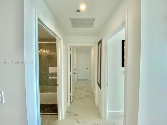 Building Photo - 253 NE 2nd St