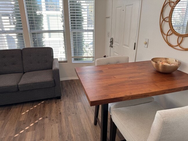 Building Photo - Grab Your Surfboard and Walk to Grandview Beach!