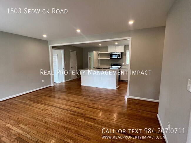 Building Photo - Vintage, 3-4 Bedroom 3 Bath Parkland Ranch...