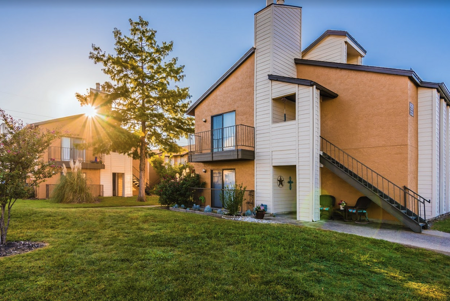 Primary Photo - Amber Creek Apartments