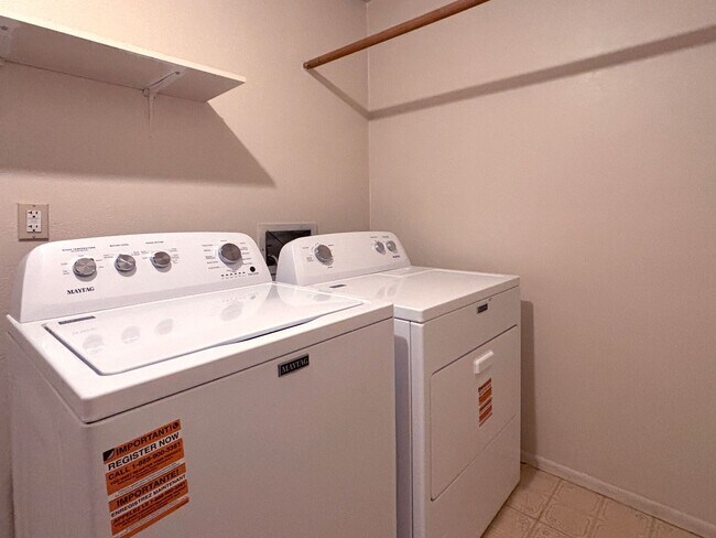 Building Photo - 1588 Yellowwood Dr